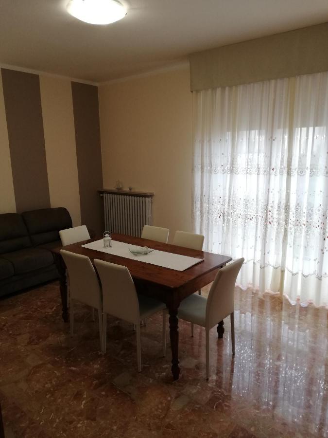 Cinzia'S Holiday Home Десенцано дел Гарда Екстериор снимка