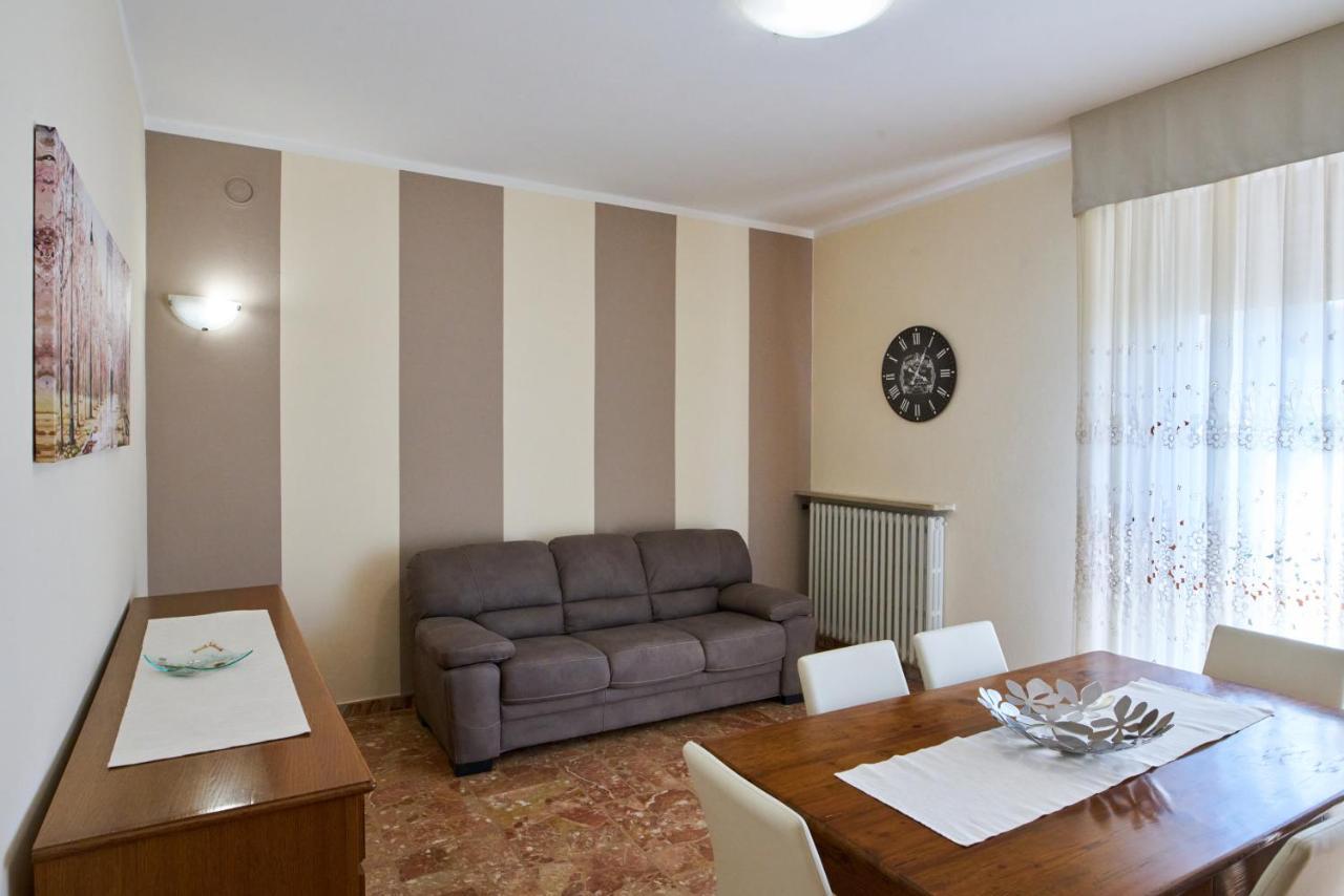 Cinzia'S Holiday Home Десенцано дел Гарда Екстериор снимка