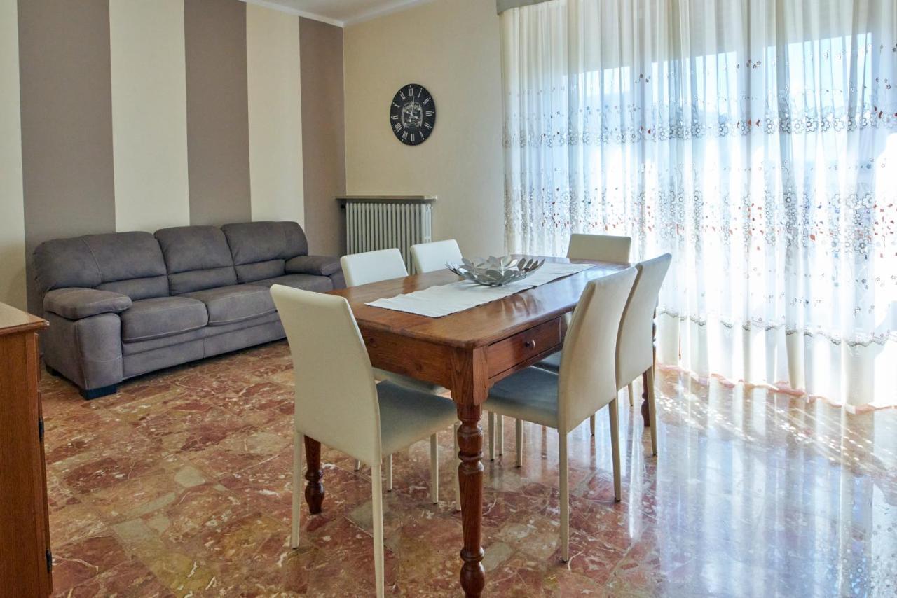 Cinzia'S Holiday Home Десенцано дел Гарда Екстериор снимка