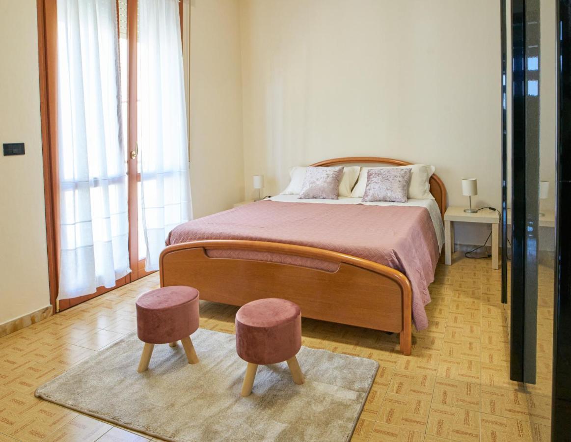 Cinzia'S Holiday Home Десенцано дел Гарда Екстериор снимка